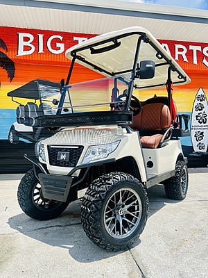 2024 Moxy 4s White 2024 Moxy 4s White